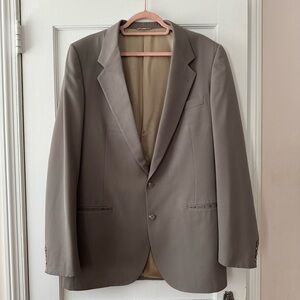 Men's Valentino Vintage 1985 Tan Blazer Size 42 Fully Lined, 2 Button, No Vent